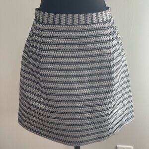 BCBG Maxazria 6 Chic Black/White/Metallic Patterned Skirt 11% Wool w Pockets 479
